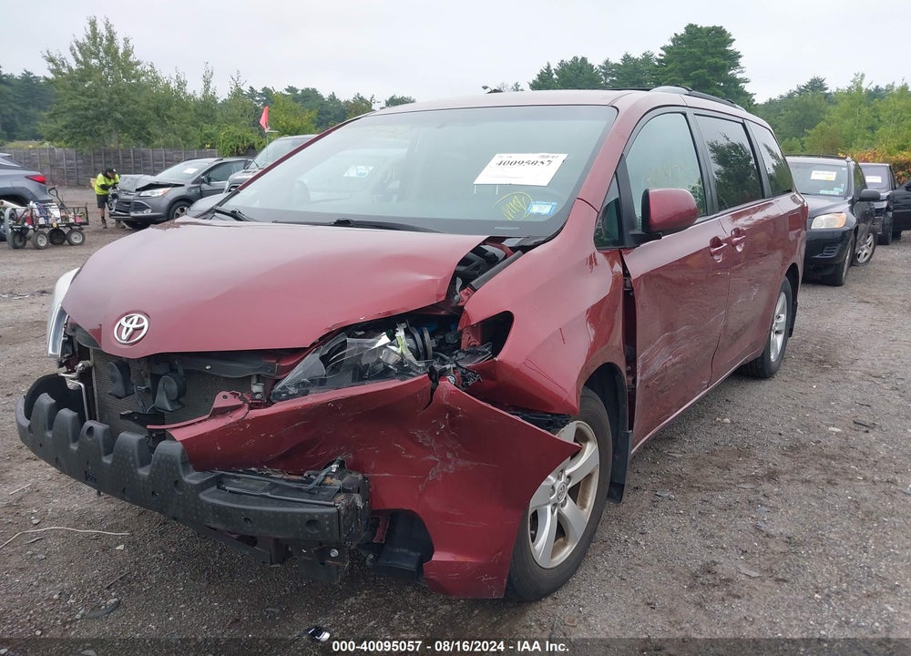 2017 TOYOTA SIENNA LE 8 PASSENGER VIN: 5TDKZ3DC2HS894550