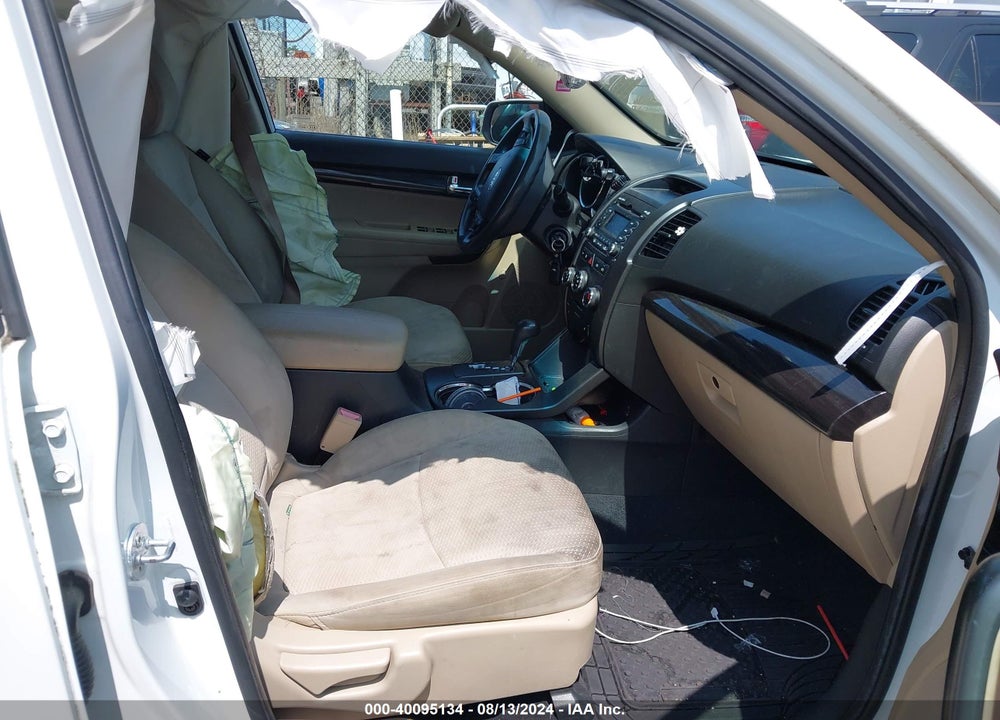 2012 KIA SORENTO LX V6 VIN: 5XYKTDA24CG278082