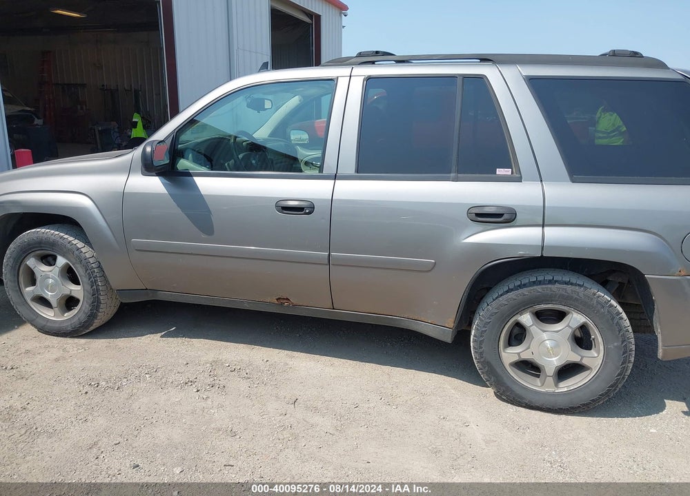 2007 CHEVROLET TRAILBLAZER LS VIN: 1GNDT13S572199760