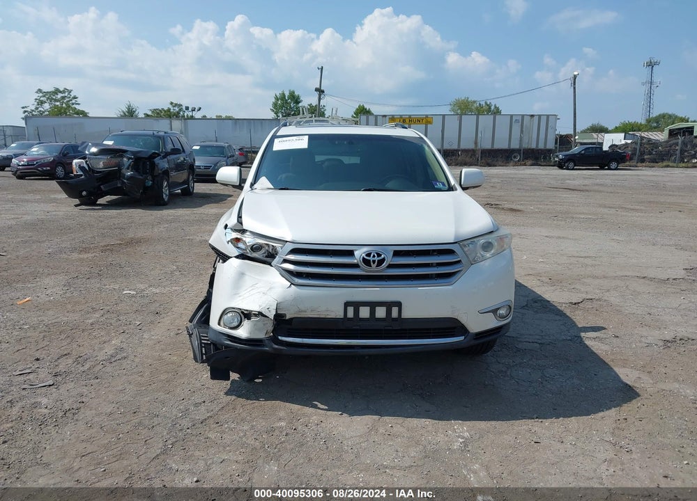 2011 TOYOTA HIGHLANDER LIMITED V6 VIN: 5TDDK3EH8BS068963