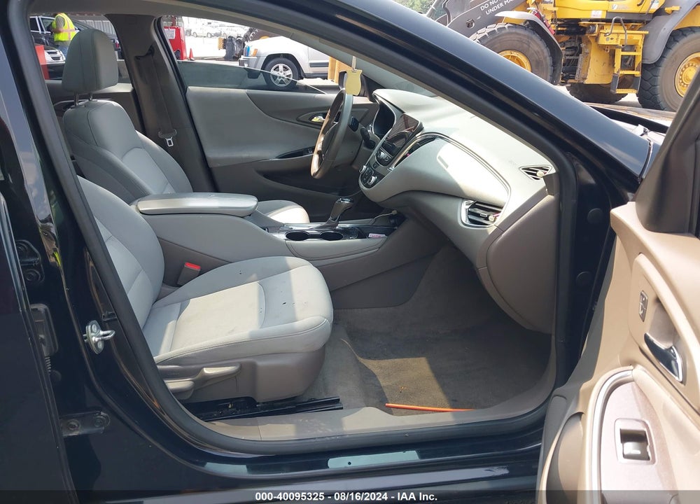 2018 CHEVROLET MALIBU LT VIN: 1G1ZD5ST3JF146044