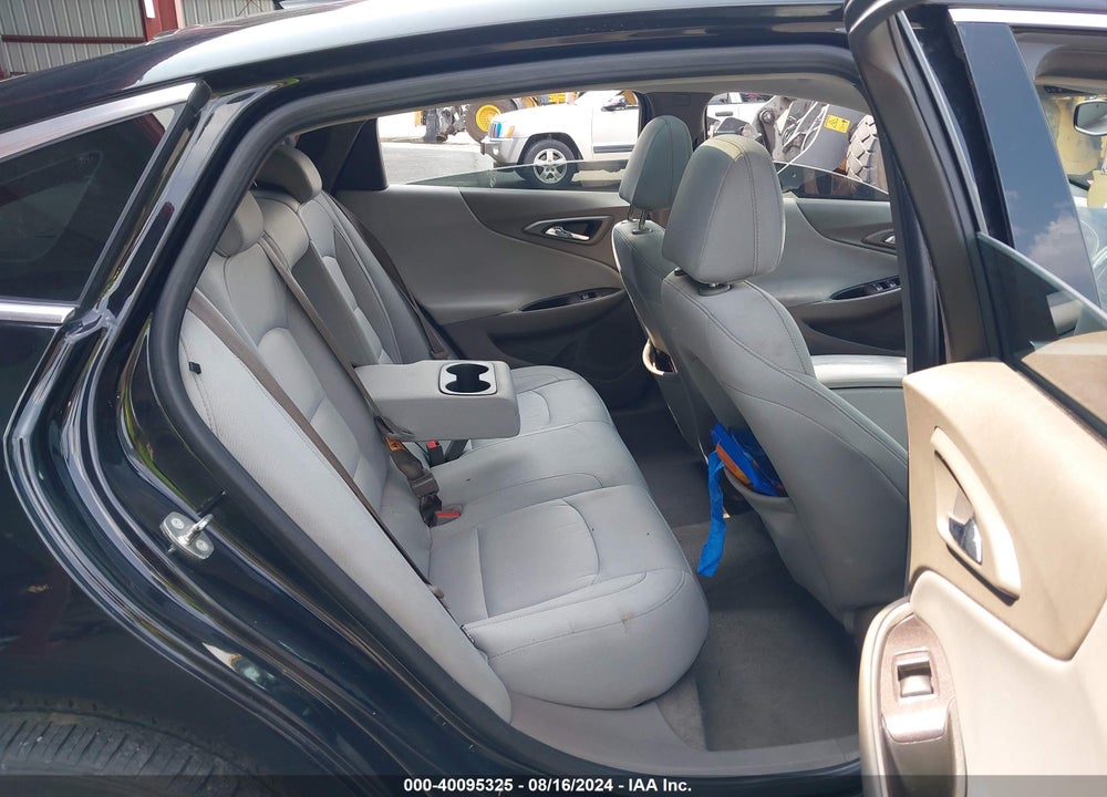 2018 CHEVROLET MALIBU LT VIN: 1G1ZD5ST3JF146044