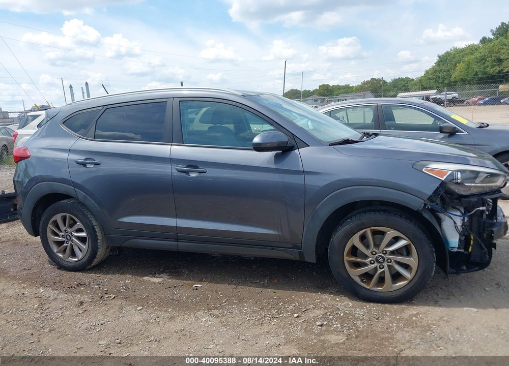 2016 HYUNDAI TUCSON SE VIN: KM8J33A47GU125963