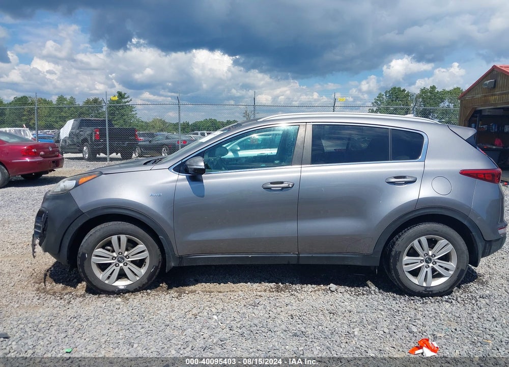2018 KIA SPORTAGE LX VIN: KNDPMCAC3J7303375