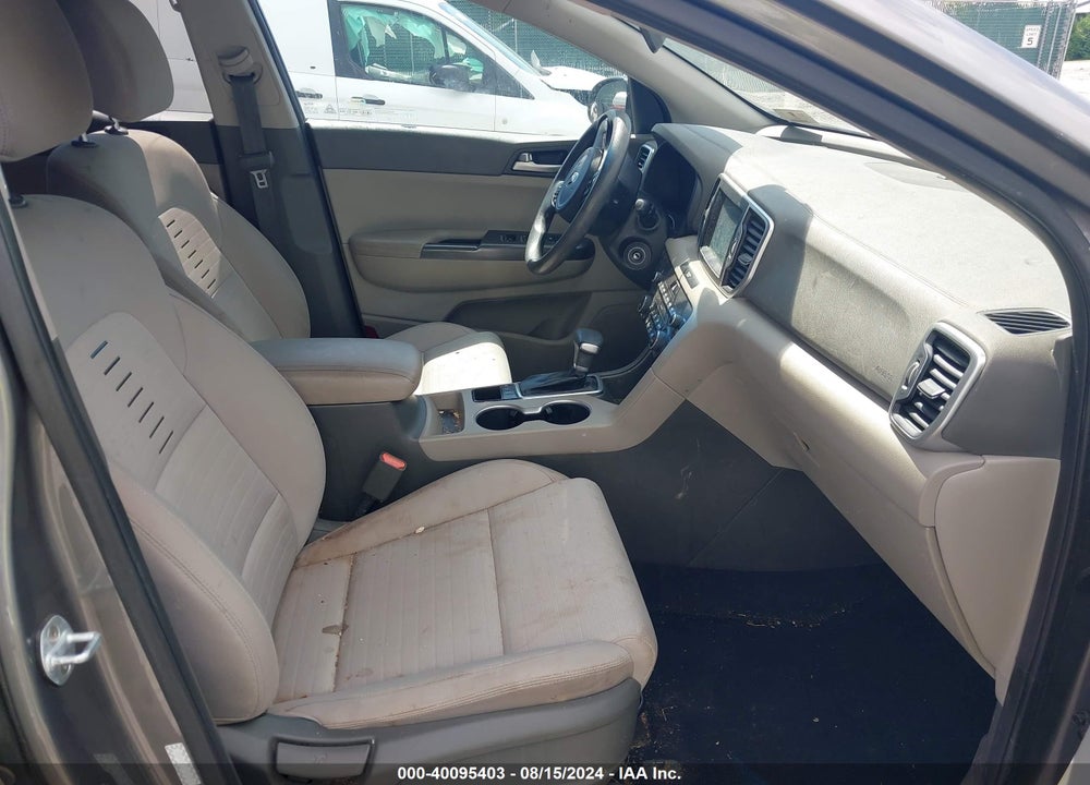 2018 KIA SPORTAGE LX VIN: KNDPMCAC3J7303375
