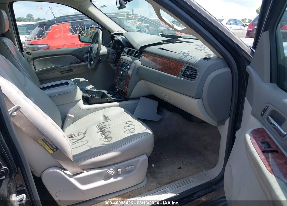 2007 CHEVROLET SUBURBAN 1500 LTZ VIN: 3GNFK16307G111236