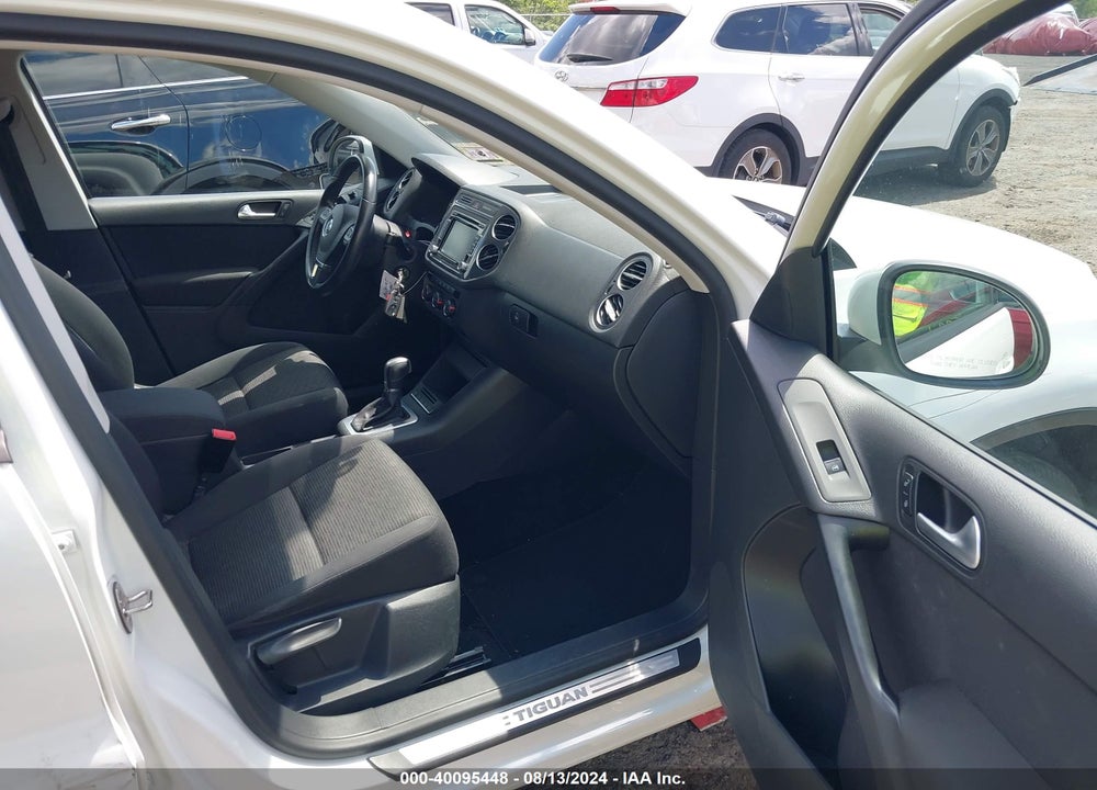 2015 VOLKSWAGEN TIGUAN S VIN: WVGAV7AX2FW501726