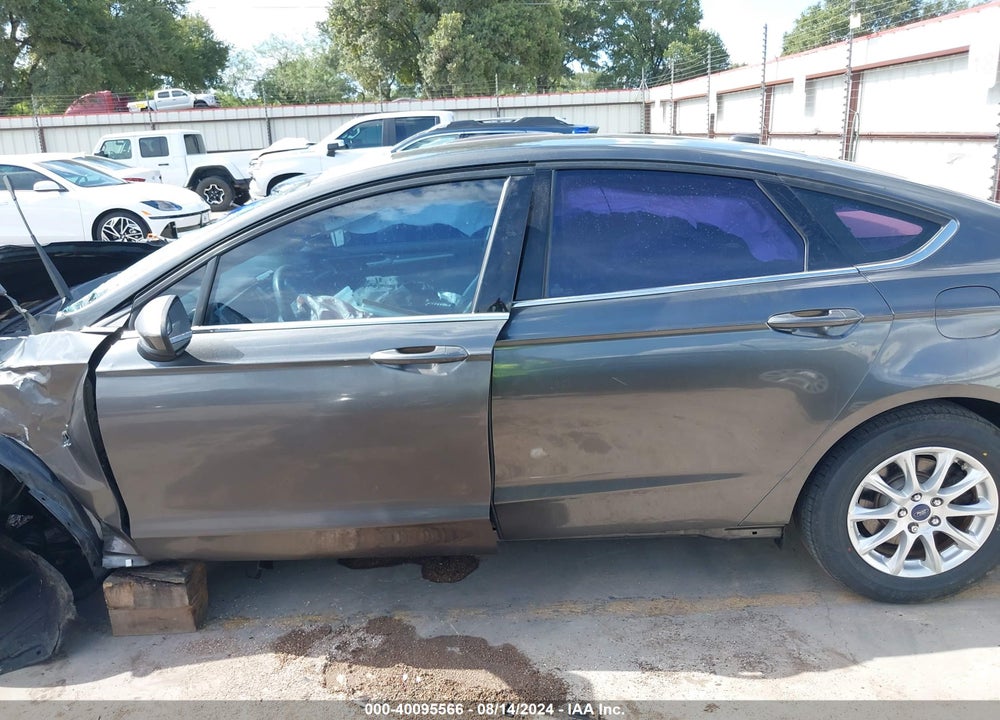 2015 FORD FUSION S VIN: 1FA6P0G74F5120085