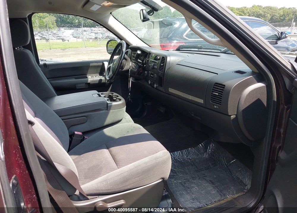 2009 CHEVROLET SILVERADO 1500 LT VIN: 1GCEK29049Z145372