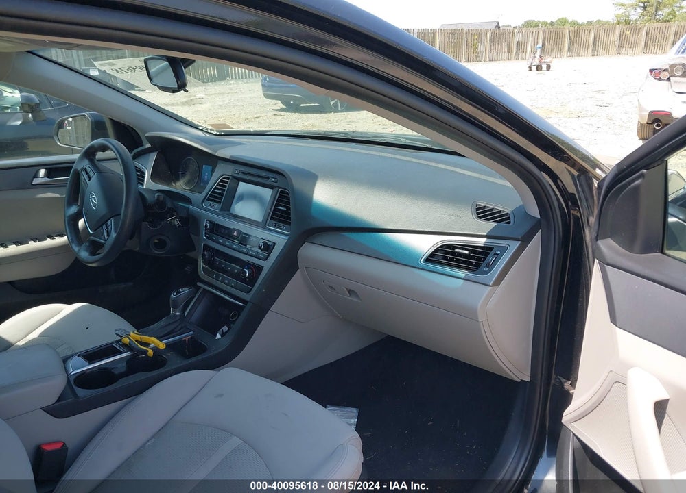 2017 HYUNDAI SONATA SE VIN: 5NPE24AF3HH522842
