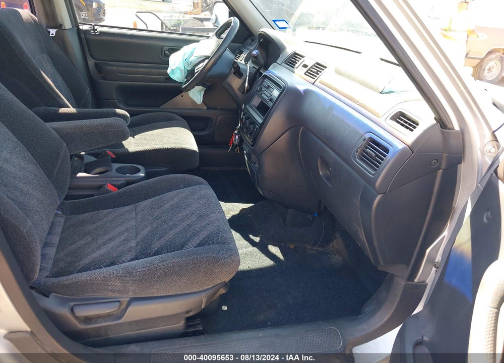 2000 HONDA CR-V LX VIN: JHLRD184XYC057277