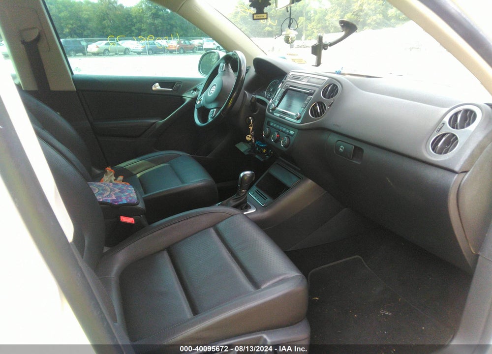2013 VOLKSWAGEN TIGUAN SE VIN: WVGAV3AX5DW574319