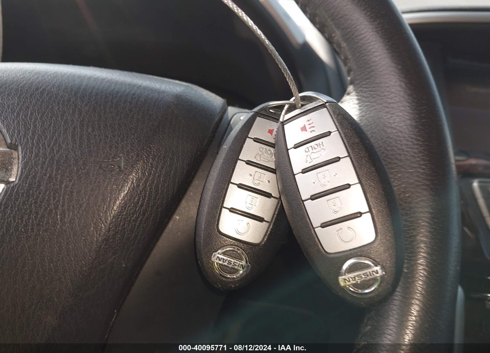 2014 NISSAN PATHFINDER SL VIN: 5N1AR2MM9EC621399