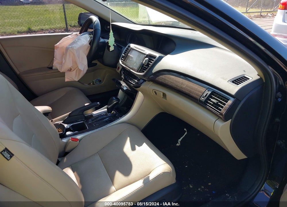 2017 HONDA ACCORD EX-L VIN: 1HGCR2F88HA168679