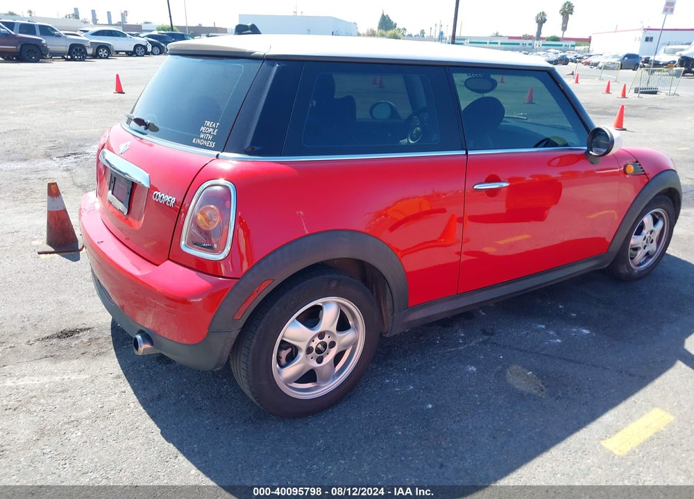 2007 MINI COOPER VIN: WMWMF33587TT53908