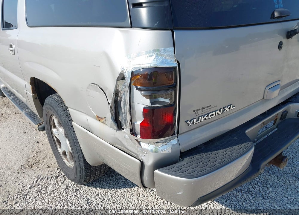 2005 GMC YUKON XL 1500 DENALI VIN: 1GKFK66U05J267520