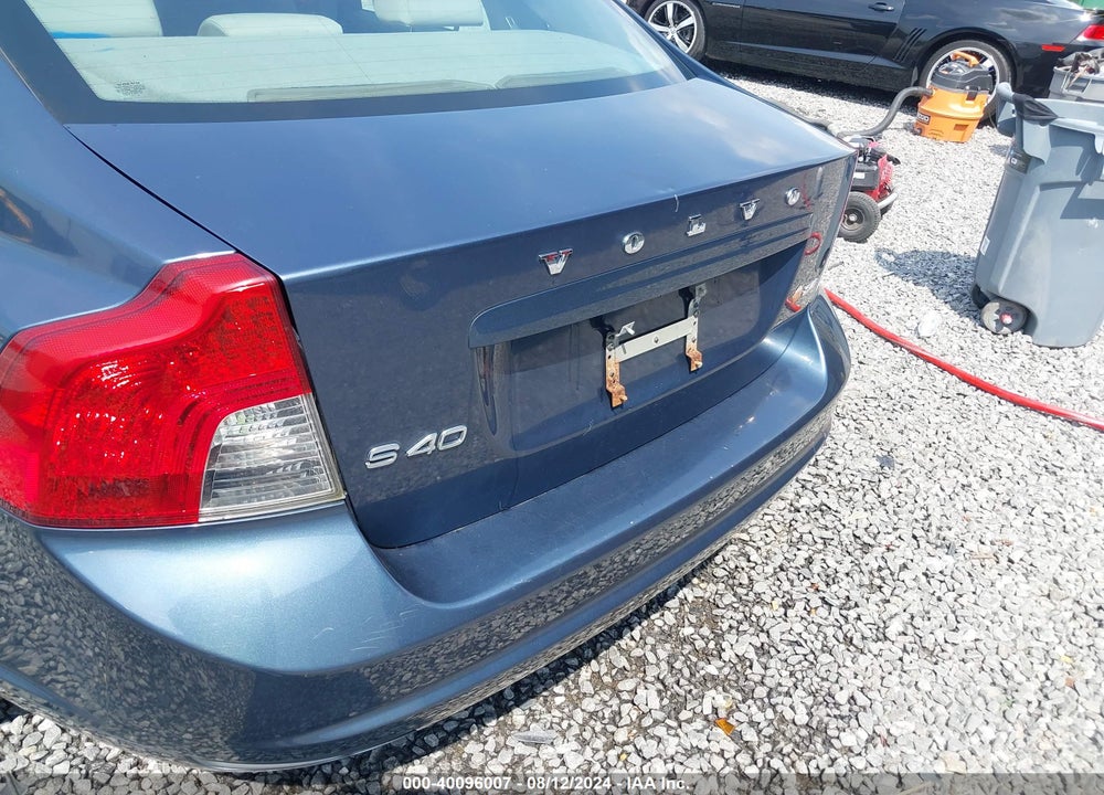 2010 VOLVO S40 2.4I VIN: YV1382MS8A2488191