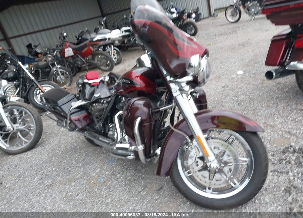 2013 HARLEY-DAVIDSON FLHTCUSE CVO ULTRA CLS ELECTRA GLD VIN: 1HD1PR813DB959256
