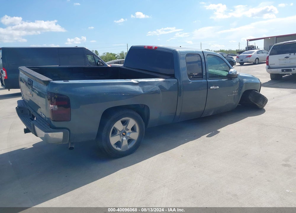 2011 CHEVROLET SILVERADO 1500 LT VIN: 1GCRCSE05BZ203869