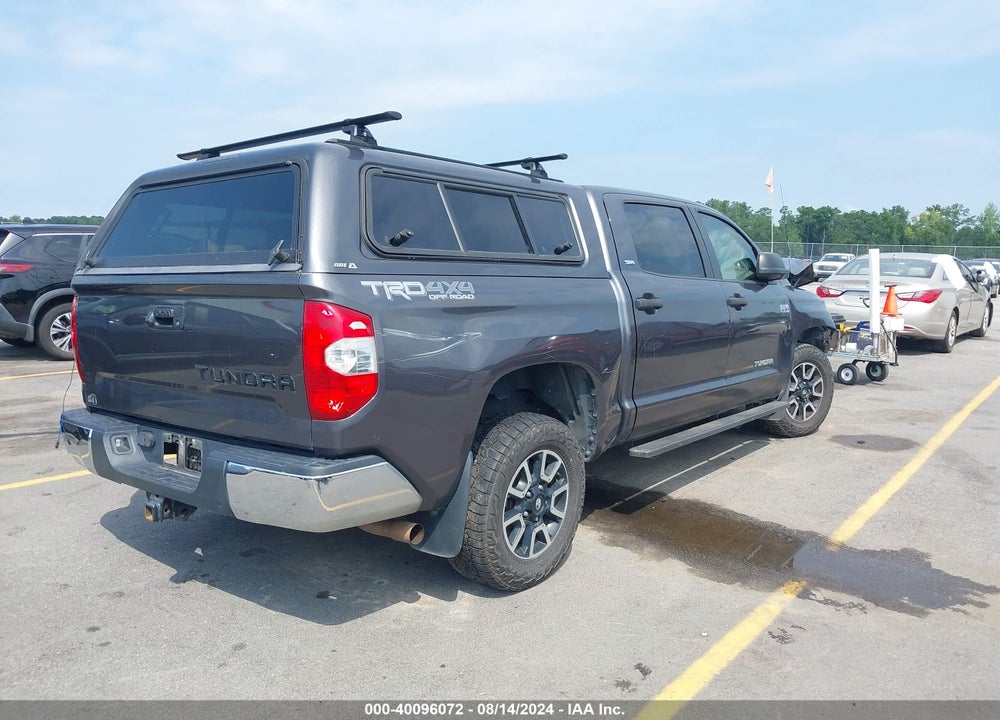 2018 TOYOTA TUNDRA SR5 5.7L V8 VIN: 5TFDY5F12JX722859