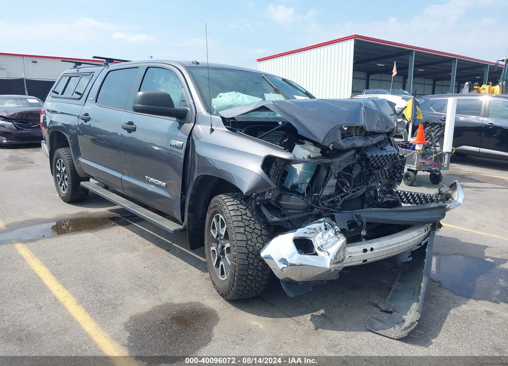 2018 TOYOTA TUNDRA SR5 5.7L V8 VIN: 5TFDY5F12JX722859