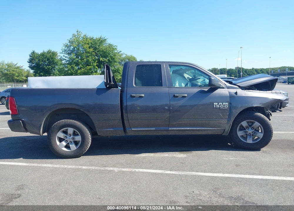 2019 RAM 1500 CLASSIC EXPRESS QUAD CAB 4X4 6'4 BOX VIN: 1C6RR7FG4KS622108