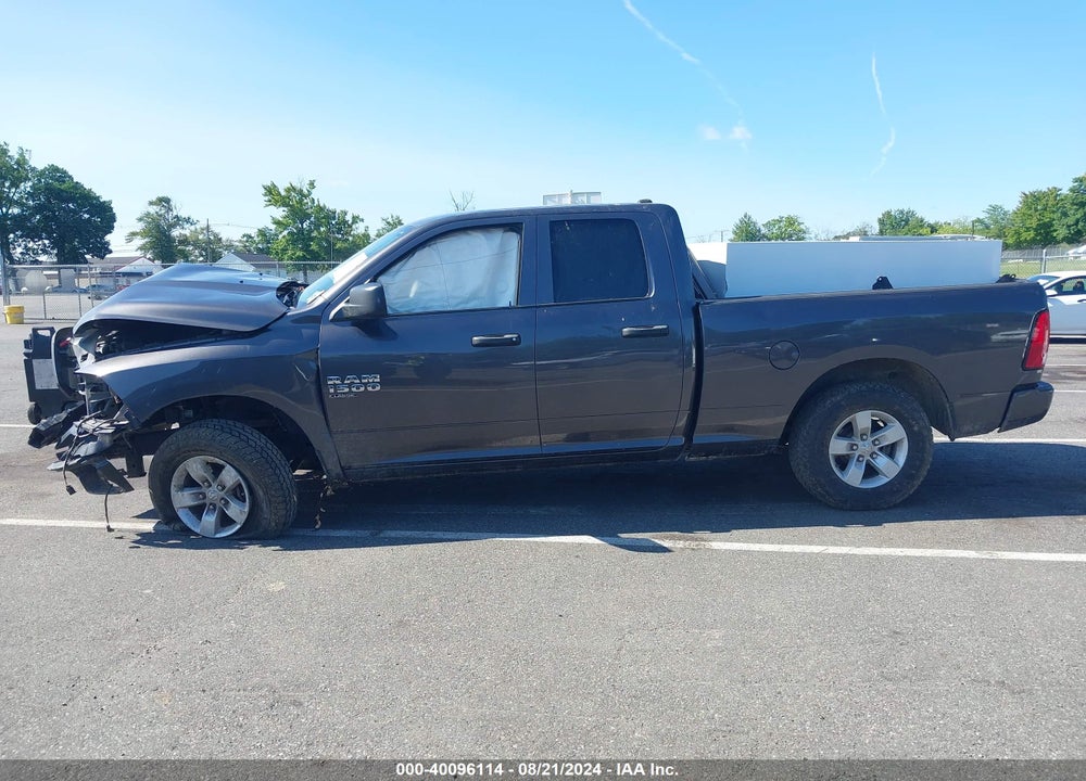 2019 RAM 1500 CLASSIC EXPRESS QUAD CAB 4X4 6'4 BOX VIN: 1C6RR7FG4KS622108