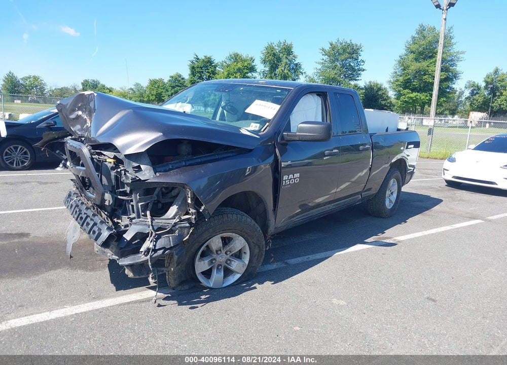 2019 RAM 1500 CLASSIC EXPRESS QUAD CAB 4X4 6'4 BOX VIN: 1C6RR7FG4KS622108