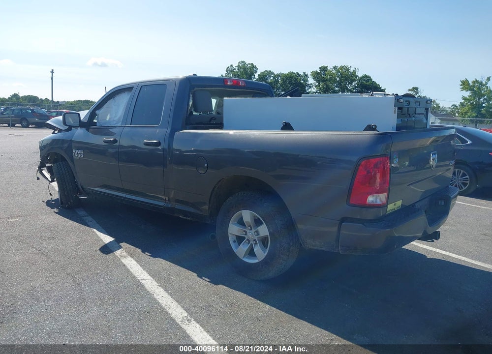 2019 RAM 1500 CLASSIC EXPRESS QUAD CAB 4X4 6'4 BOX VIN: 1C6RR7FG4KS622108