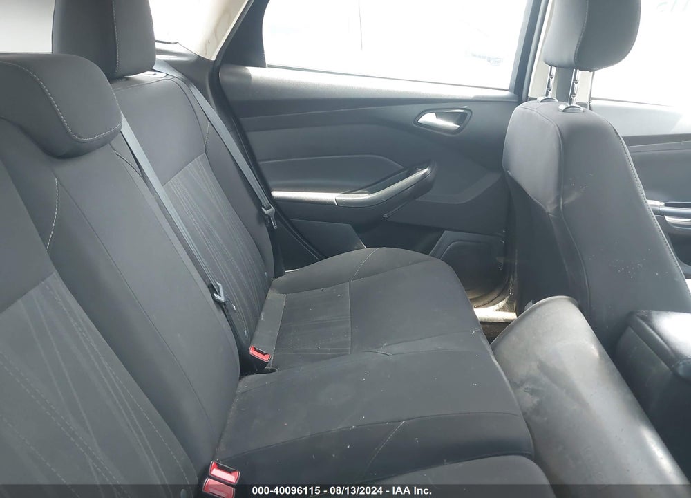 2018 FORD FOCUS SE VIN: 1FADP3K26JL231326