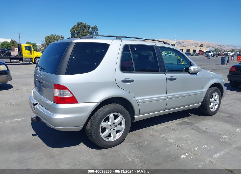 2005 MERCEDES-BENZ ML 500 4MATIC VIN: 4JGAB75E25A562068