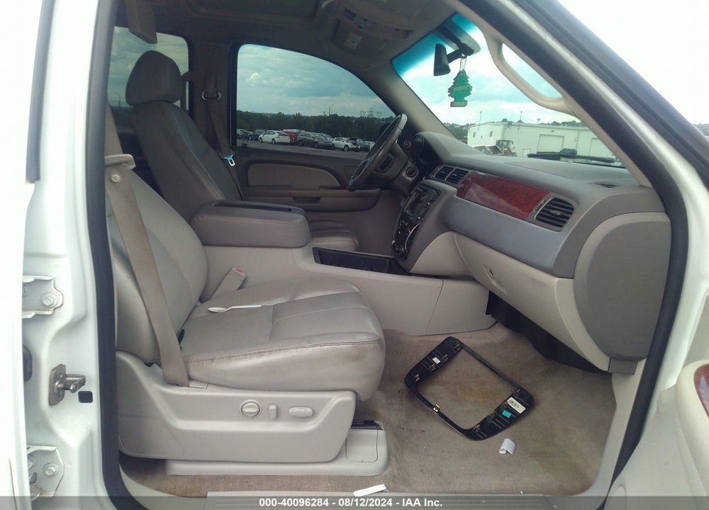 2009 GMC YUKON XL 1500 SLT2 VIN: 1GKFC36089R214113