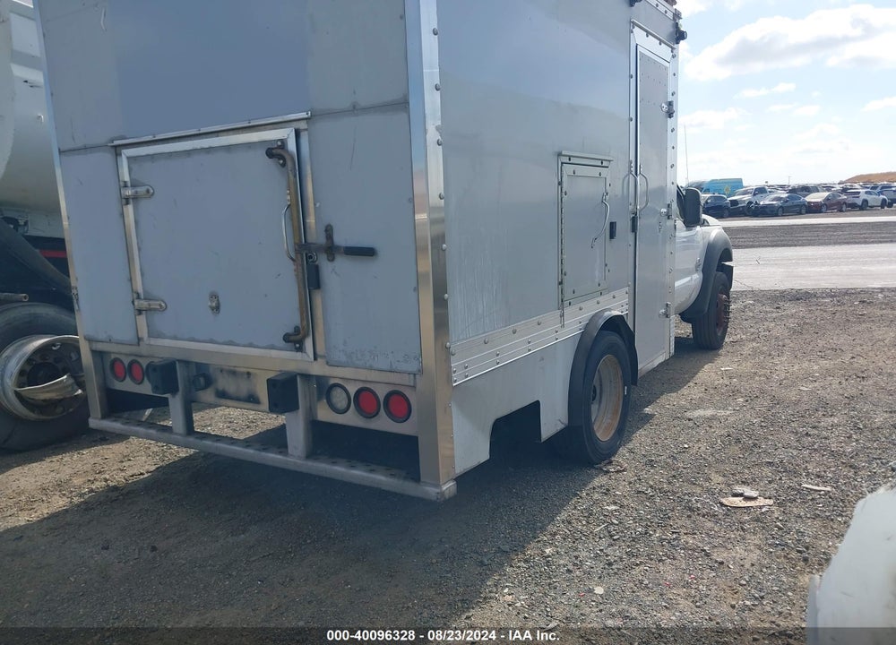 2016 FORD F-550 CHASSIS XL VIN: 1FDUF5GT8GEB80902