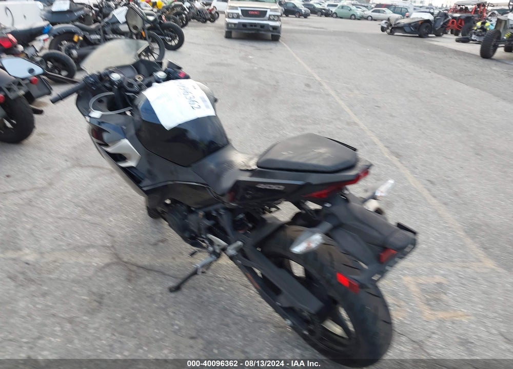 2019 KAWASAKI EX400 VIN: JKAEXKH18KDA32777