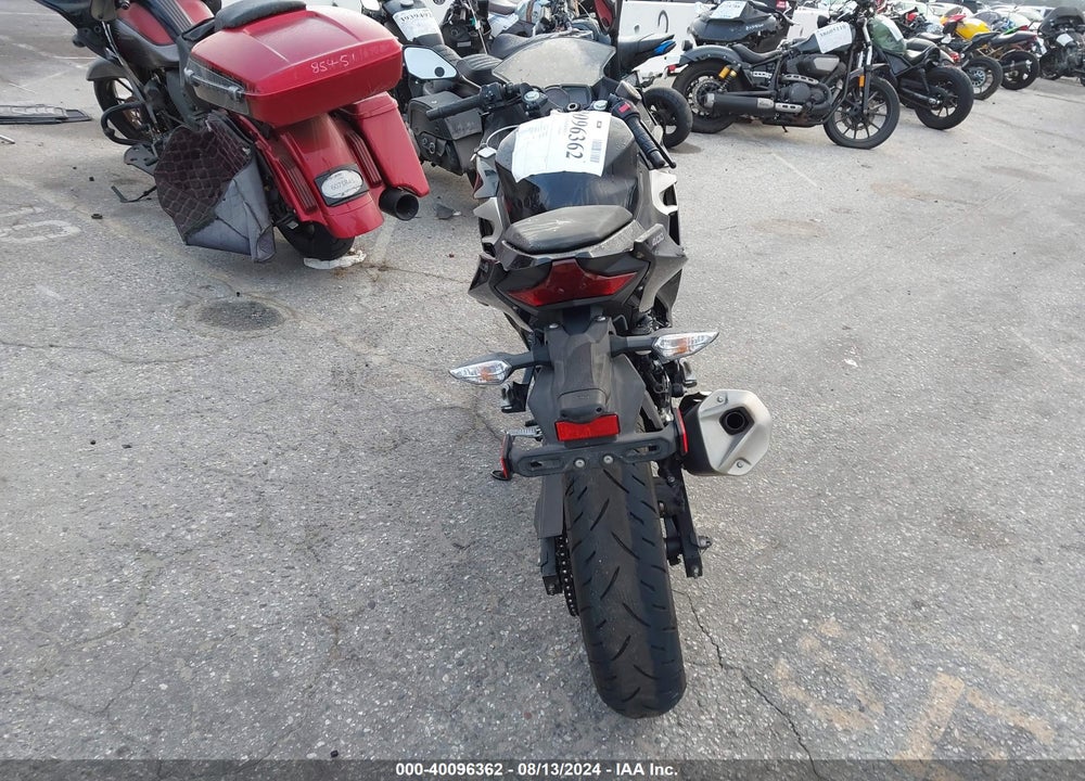 2019 KAWASAKI EX400 VIN: JKAEXKH18KDA32777