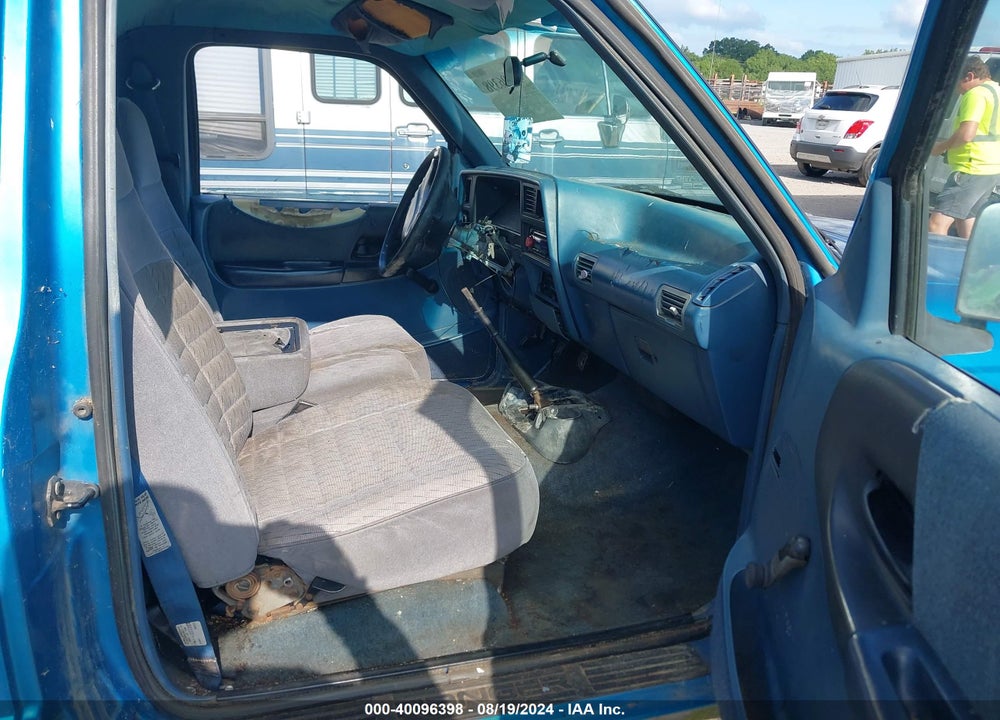 1994 FORD RANGER VIN: 1FTCR10A8RUB83672