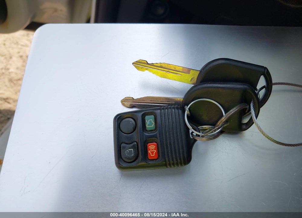 2011 FORD FOCUS SE VIN: 1FAHP3FNXBW122258