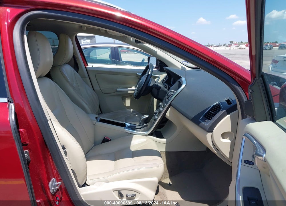 2015 VOLVO XC60 T5 PREMIER PLUS VIN: YV440MDC9F2567749