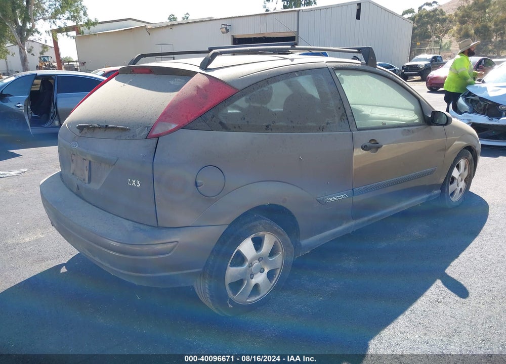 2000 FORD FOCUS ZX3 VIN: 3FAFP3135YR242042