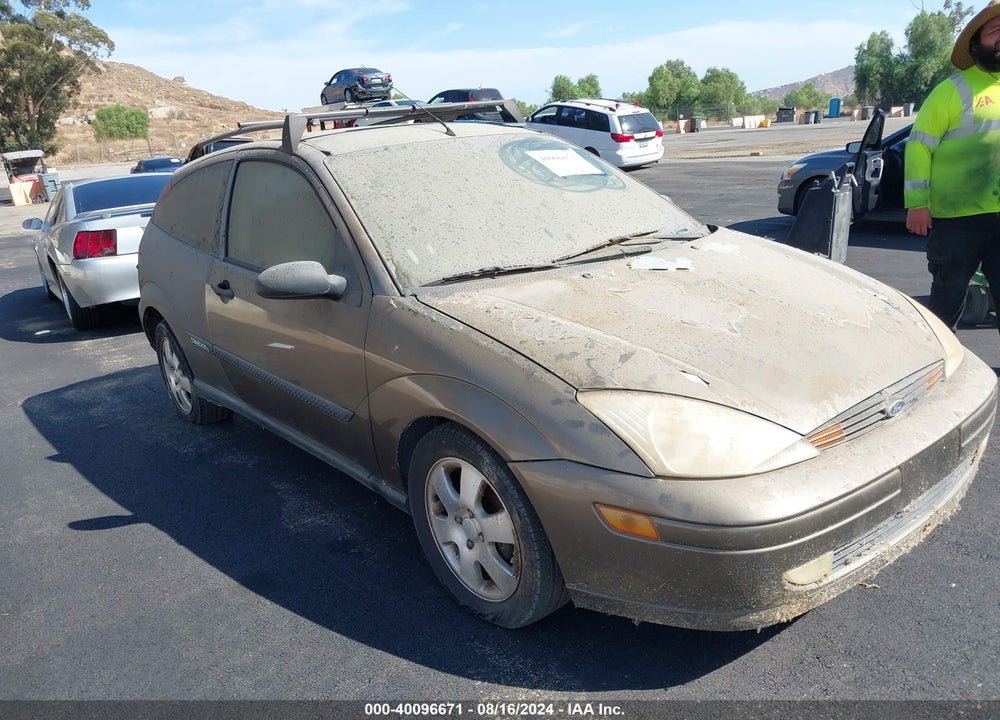 2000 FORD FOCUS ZX3 VIN: 3FAFP3135YR242042