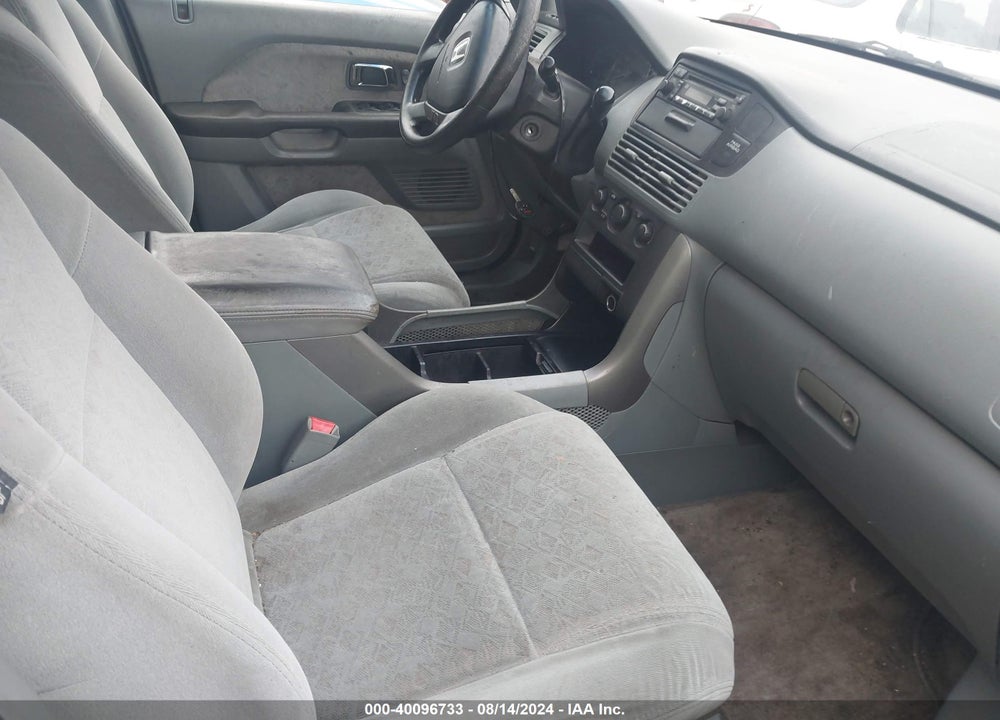 2005 HONDA PILOT LX VIN: 2HKYF18165H512120