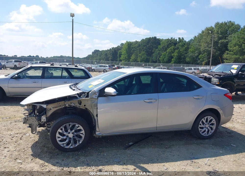 2018 TOYOTA COROLLA LE VIN: 5YFBURHE3JP805015