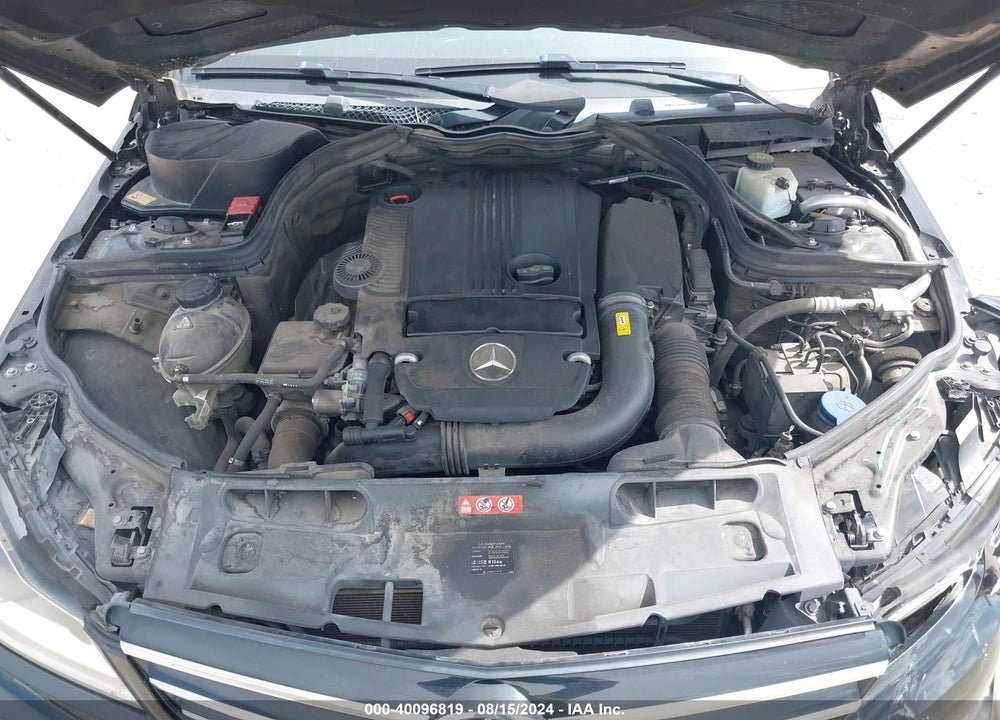 2014 MERCEDES-BENZ C 250 LUXURY/SPORT VIN: WDDGF4HB9EG228965