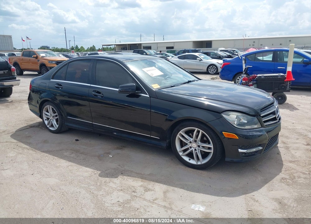 2014 MERCEDES-BENZ C 250 LUXURY/SPORT VIN: WDDGF4HB9EG228965