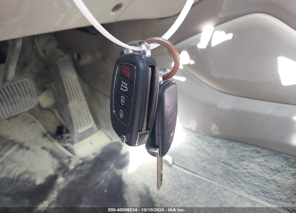 2020 HYUNDAI TUCSON SE VIN: KM8J23A49LU243042