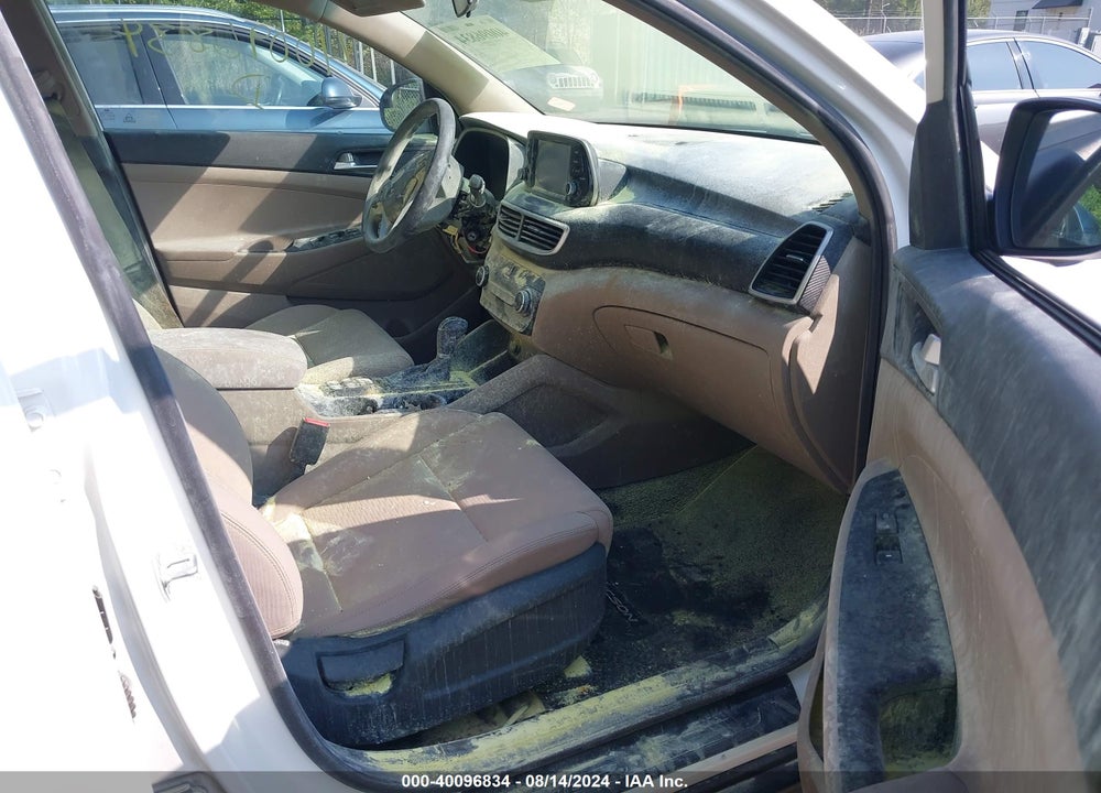 2020 HYUNDAI TUCSON SE VIN: KM8J23A49LU243042