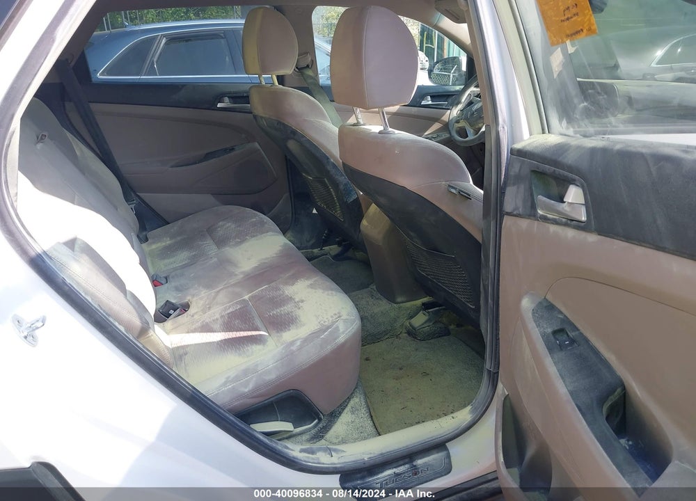 2020 HYUNDAI TUCSON SE VIN: KM8J23A49LU243042
