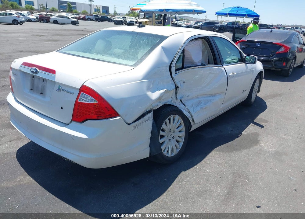 2011 FORD FUSION HYBRID VIN: 3FADP0L30BR117640