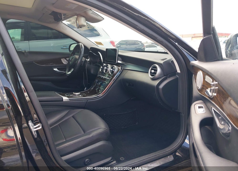 2017 MERCEDES-BENZ C 300 4MATIC/LUXURY 4MATIC/SPORT 4MATIC VIN: WDDWF4KB6HR261225