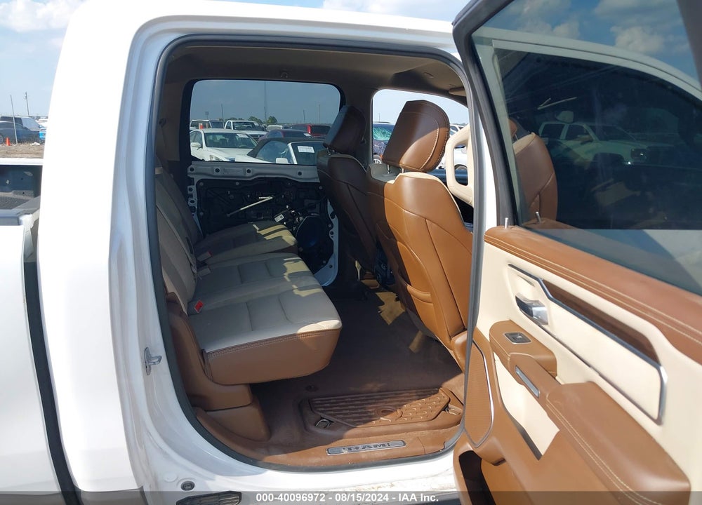 2021 RAM 1500 LAIE  4X4 5'7 BOX VIN: 1C6SRFJT8MN773759